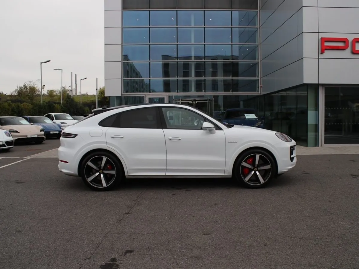 Porsche Cayenne 4.0 Turbo E-hybrid - Image 4
