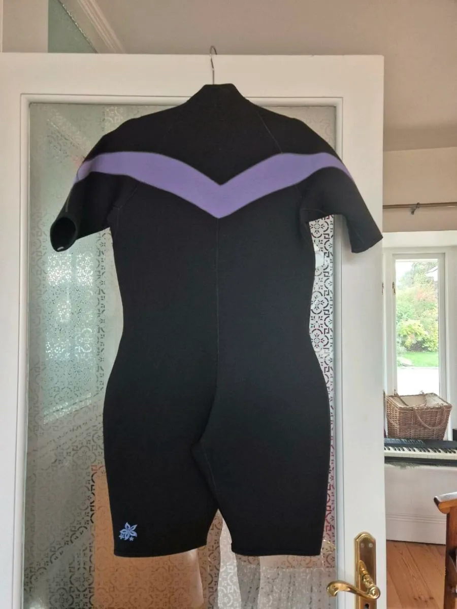 Women's wets suits - Image 1