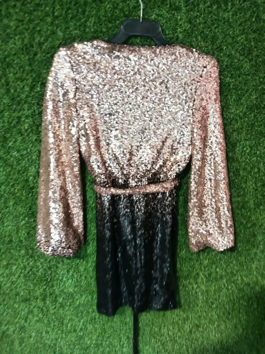 Dress, tracksuit, skirt and coat - Image 3