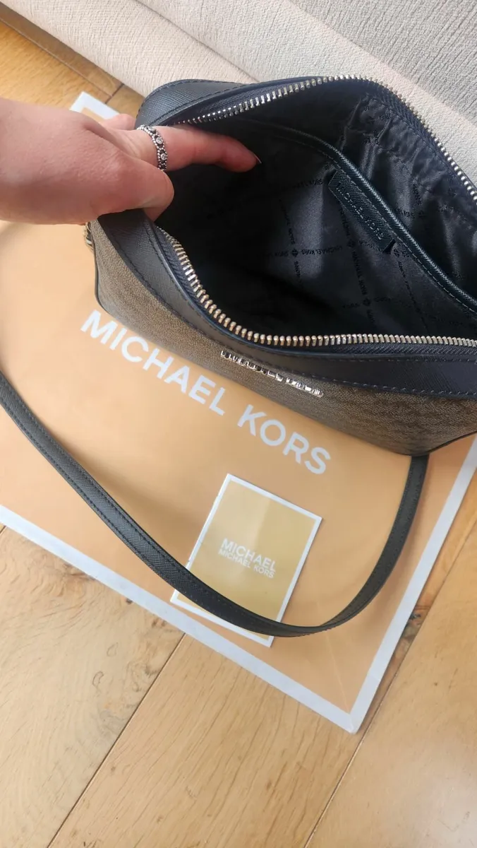Michael kors crossbody bag - Image 3