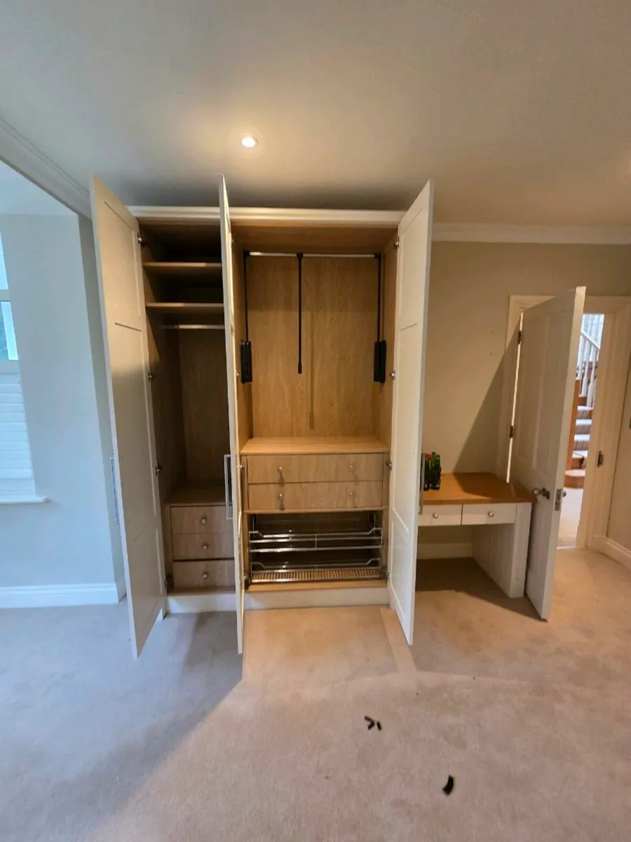 Fitted furniture - Image 4