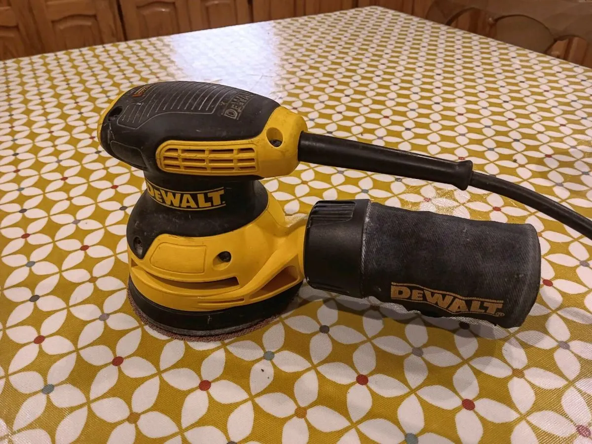 Dewalt Random Orbit Sander - Image 2