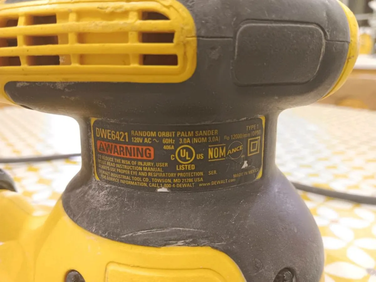 Dewalt Random Orbit Sander - Image 4