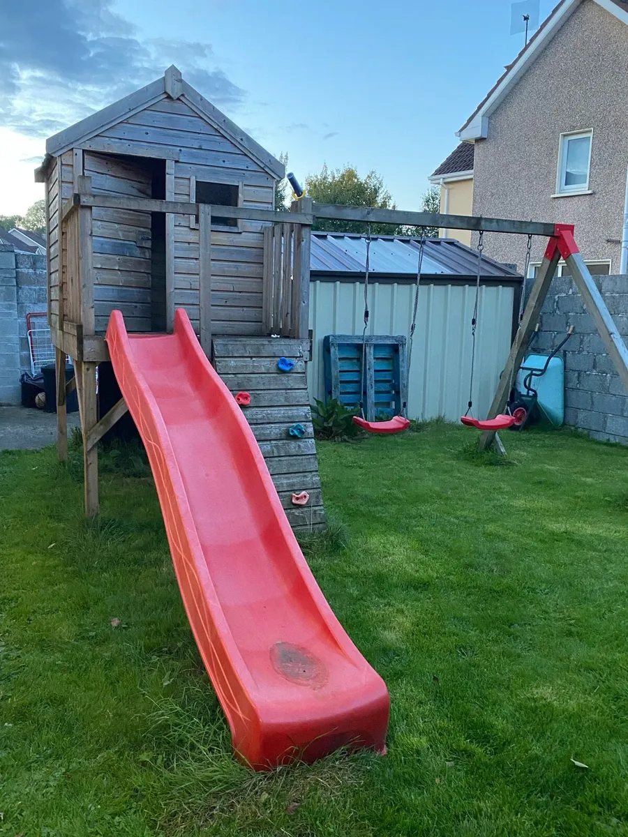 Wooden garden playhouse - Image 1