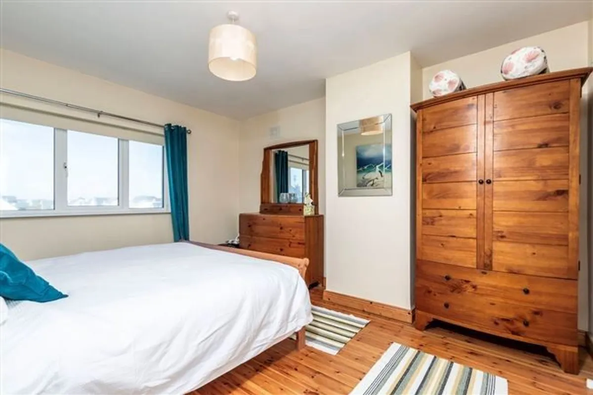 Beautiful wardrobe and dresser with mirror- 2 bedside lockers listed separately