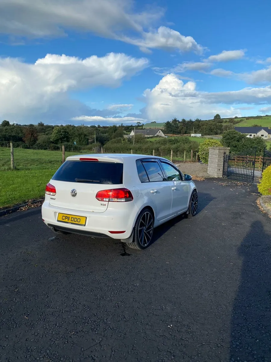VW Golf car - Image 4