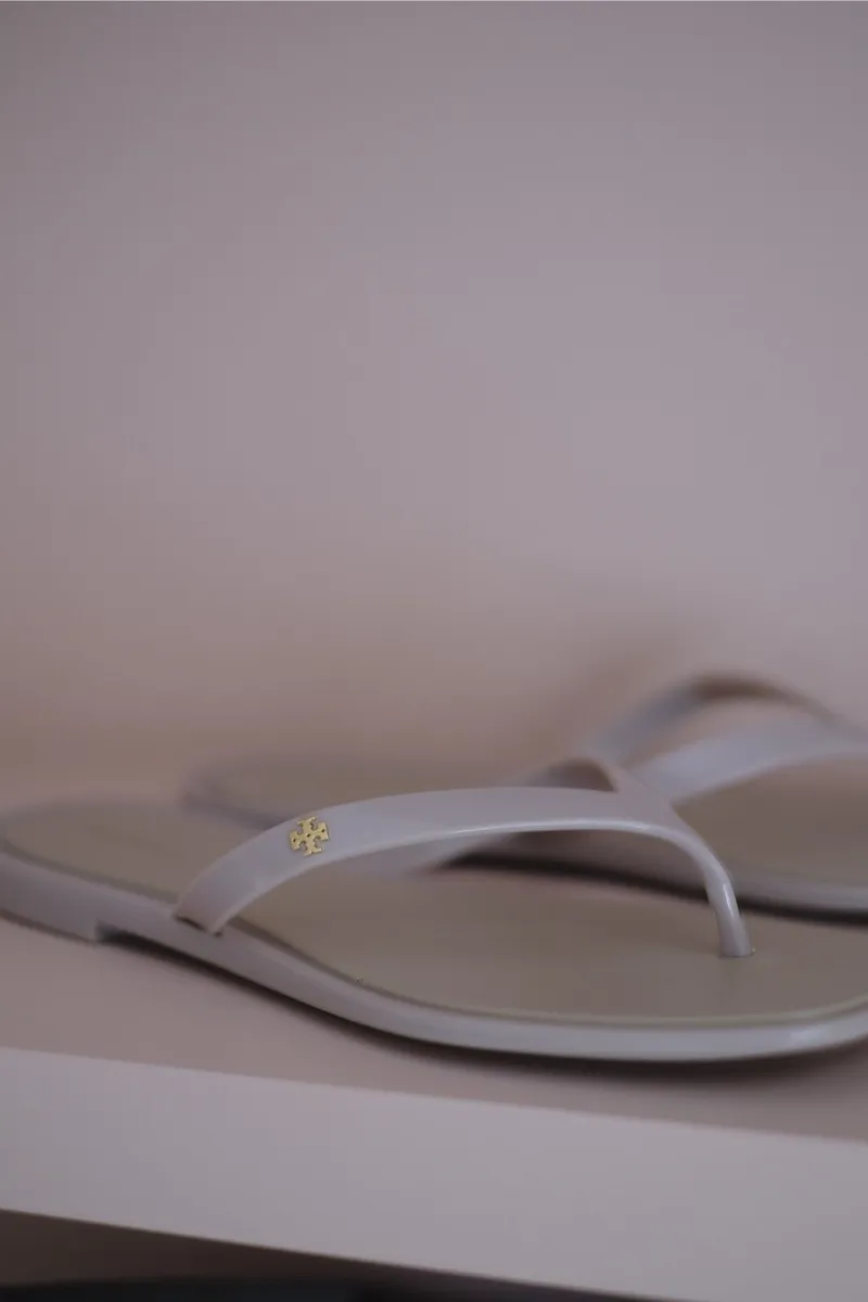 Tory Burch Roxanne Flip Flops Grey - Image 1