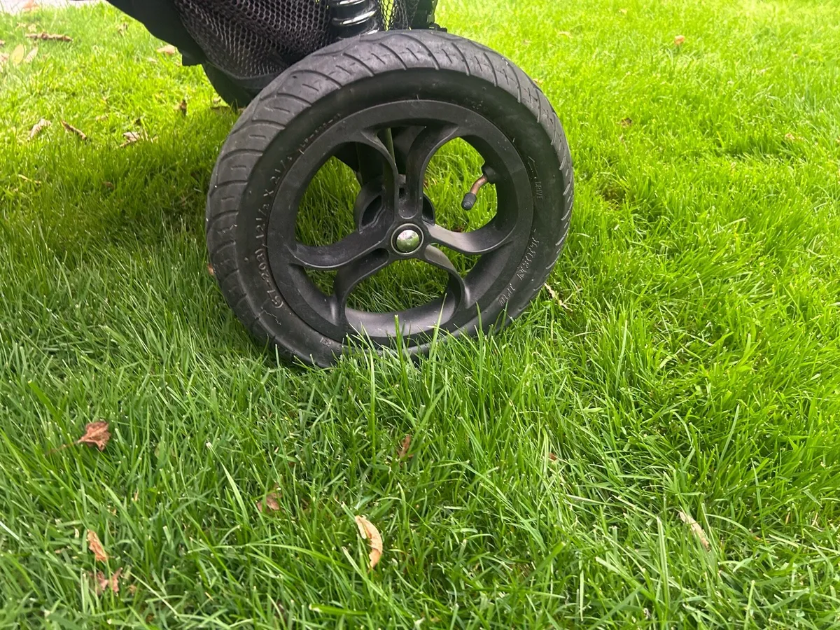 Out n about double buggy - Image 4