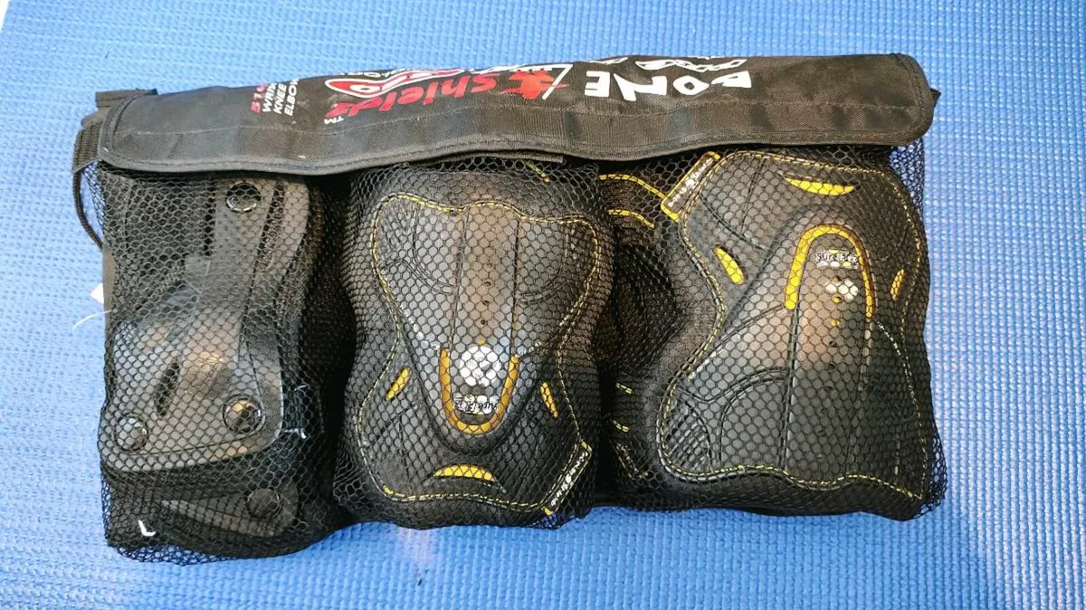 Knee Wrist Elbow Pad - Image 1