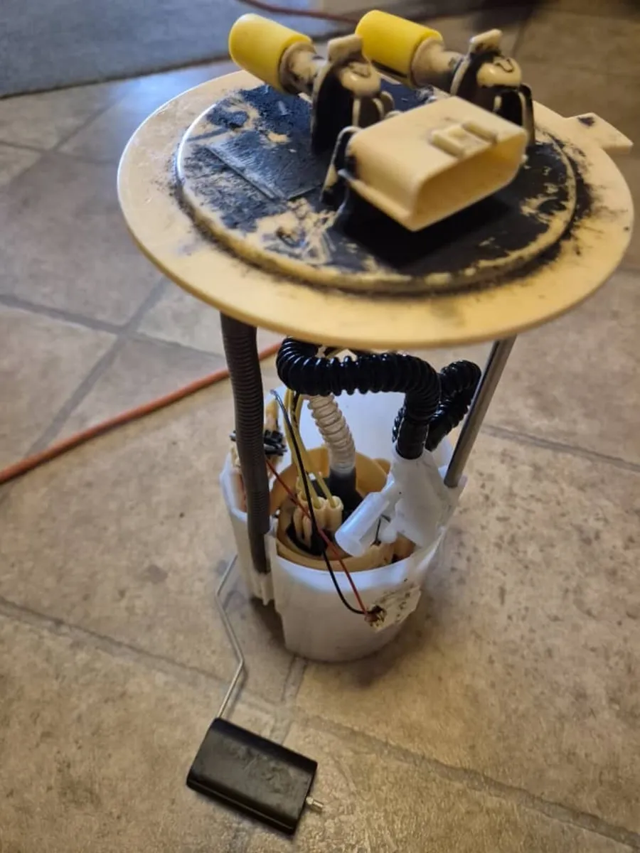 Fuel pump 2015 Nissan x trail - Image 1