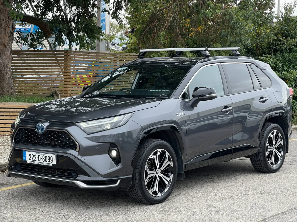 2022 Toyota RAV4..AWD..LOW MILES..2 KEYS - Image 2