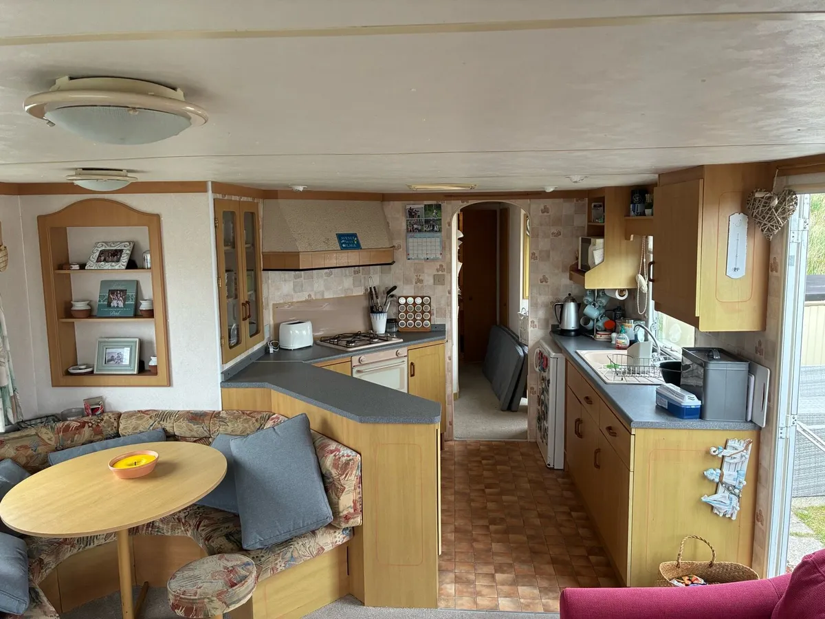 Mobile Home - Image 4
