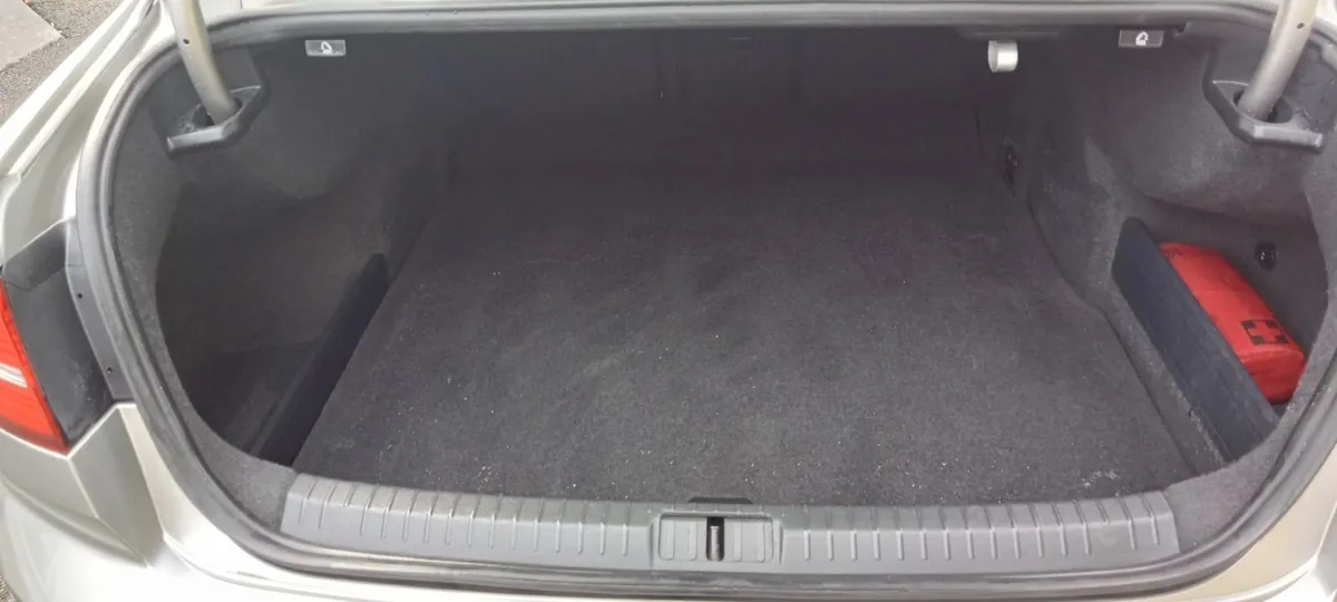 Volkswagen Passat 2016 - Image 3