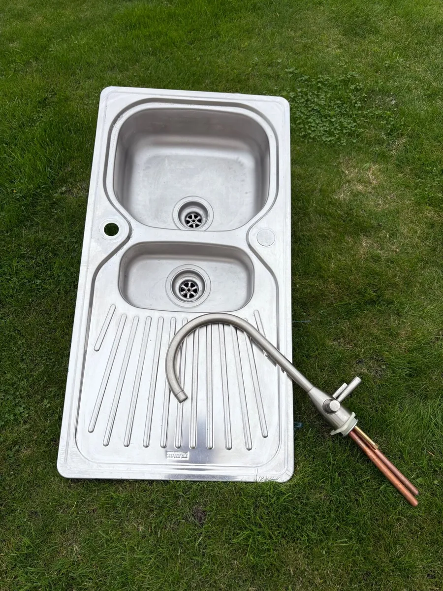 Franke tap and kitchen 1.5 bowl Sink - Image 3