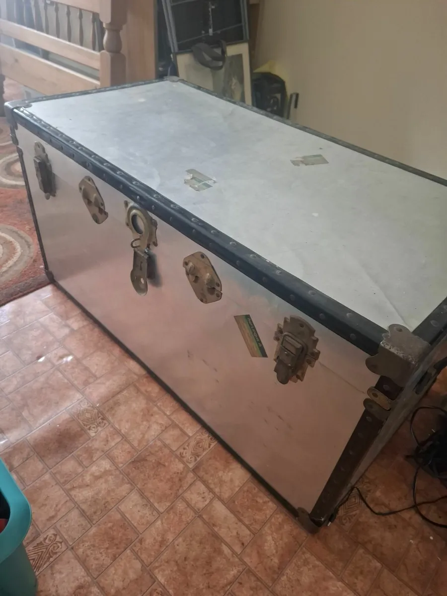 Trunk - Image 3