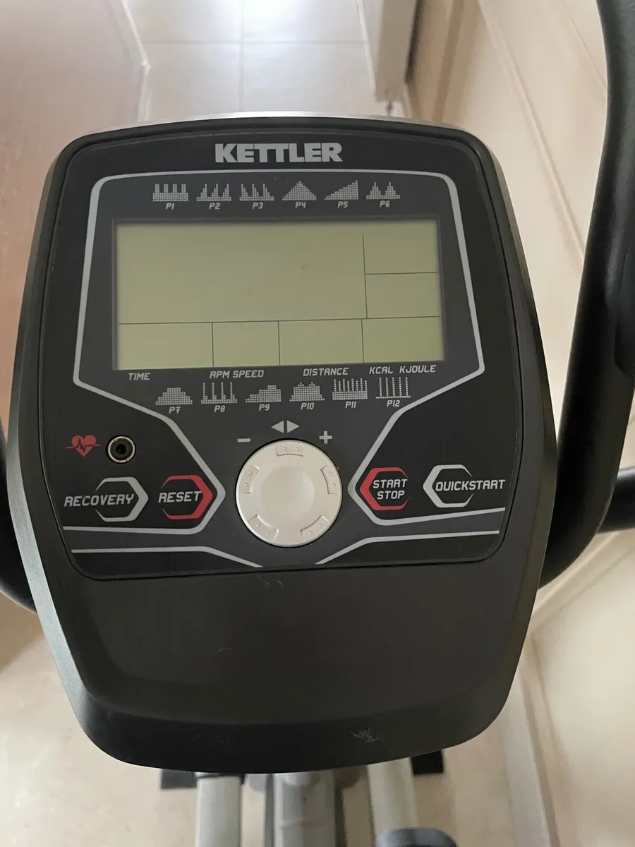 Cross trainer - Image 1