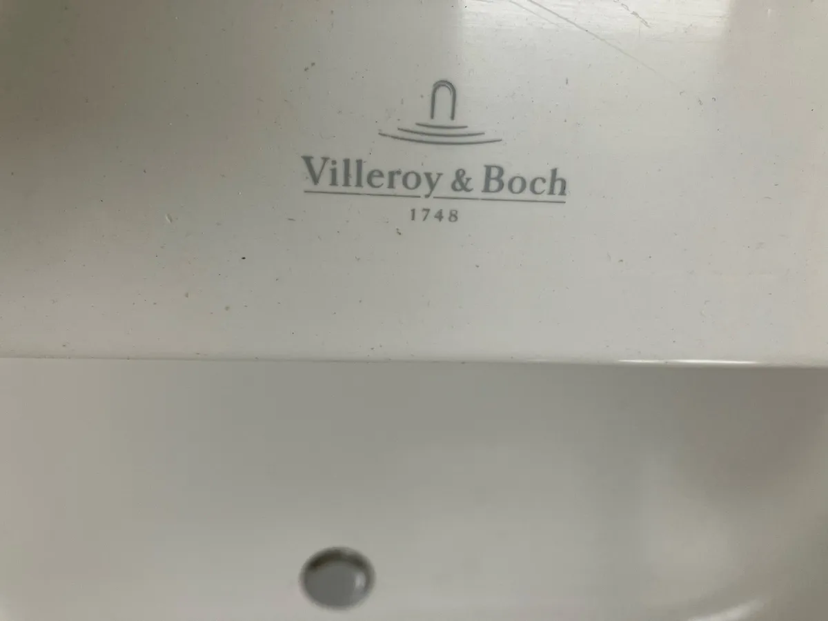 Villeroy & Boch bath - Image 3