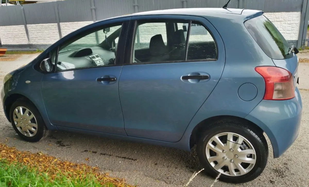 Toyota Yaris 2007 - Image 4