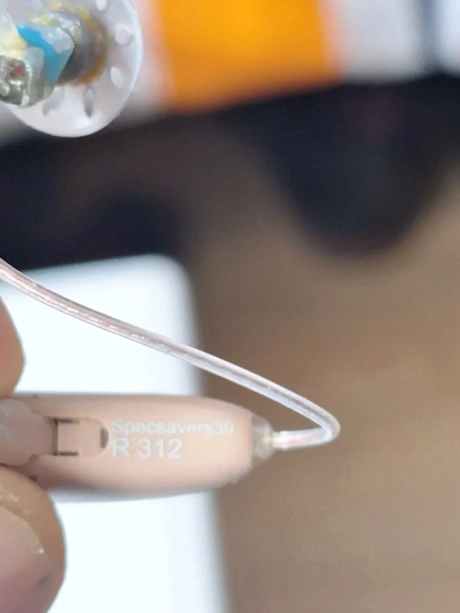 Hearing aids - Image 3