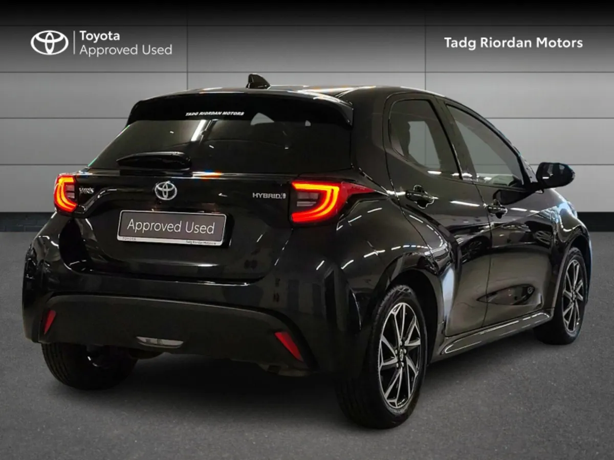 Toyota Yaris 1.5 HYBRID L/SPORT - Image 2