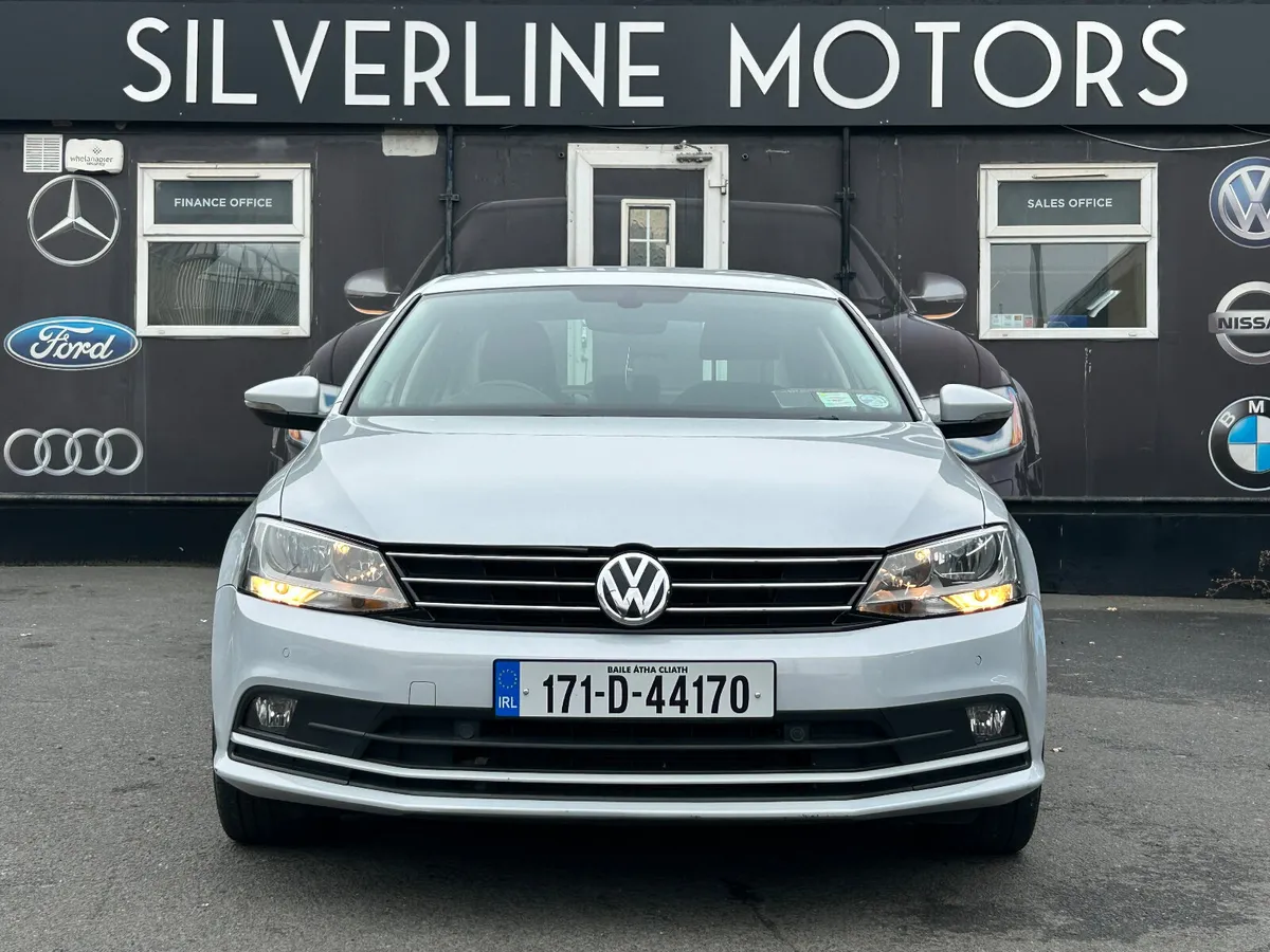 Volkswagen Jetta 2017 - Image 3