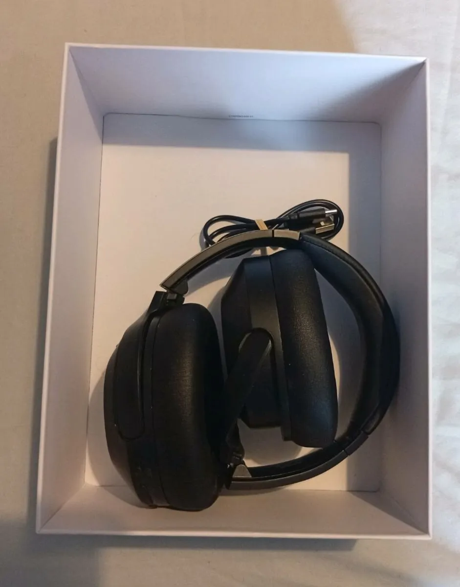 Q20 ANC Bluetooth Headphones (Never used) - Image 3
