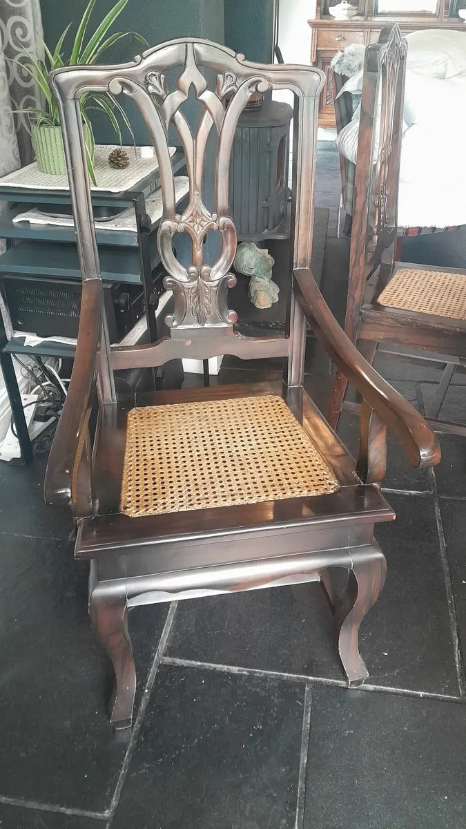 Dining table and chairs - Image 1