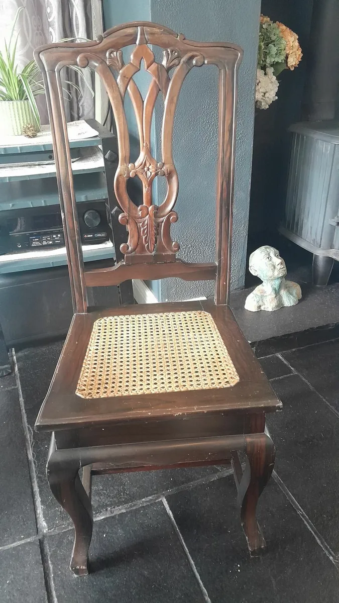 Dining table and chairs - Image 2