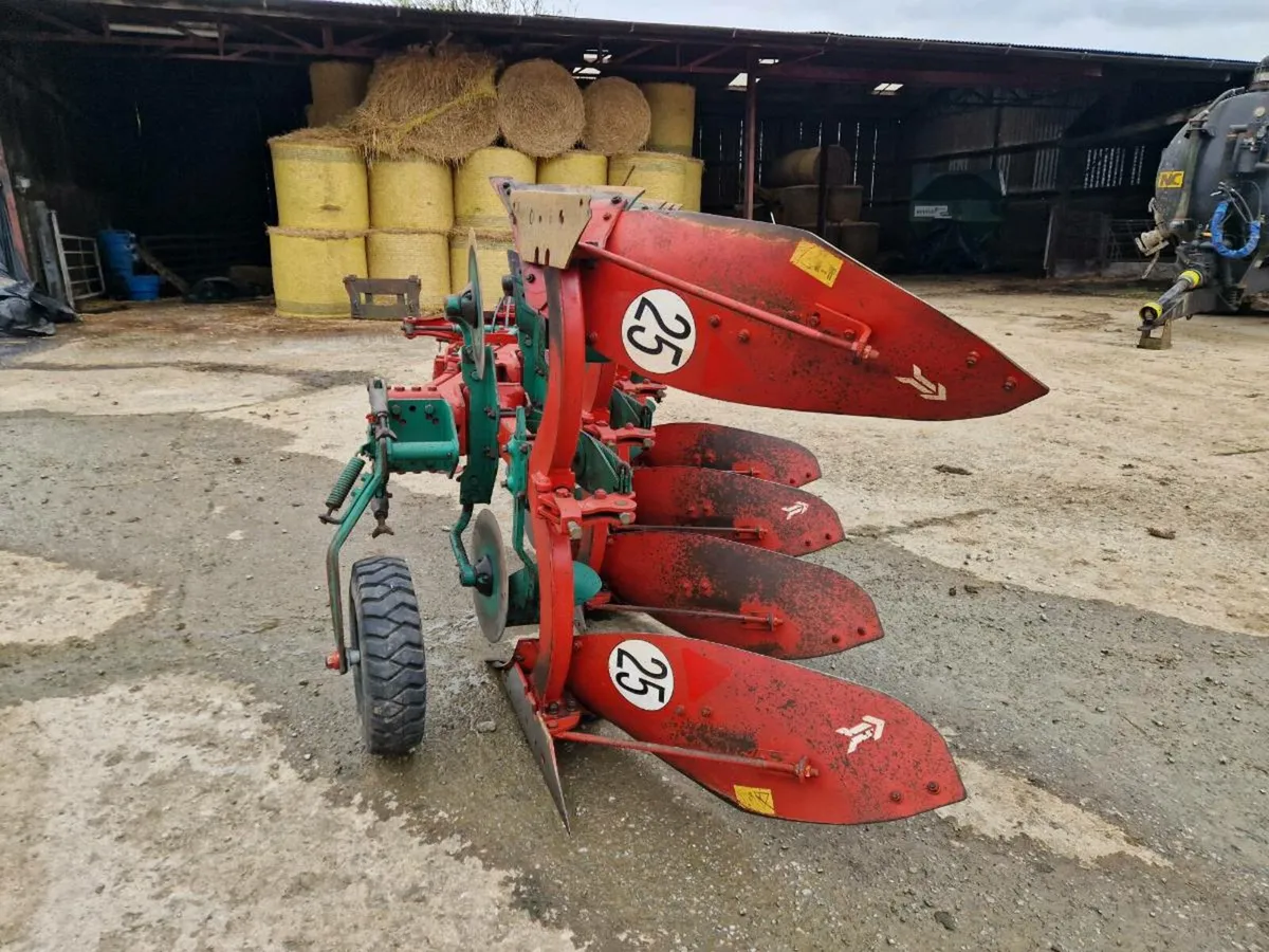 Kverneland plough - Image 2