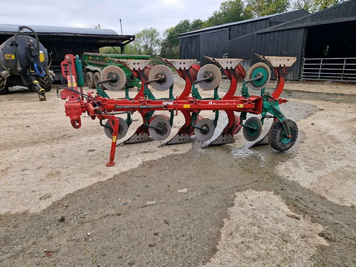 Kverneland plough - Image 3