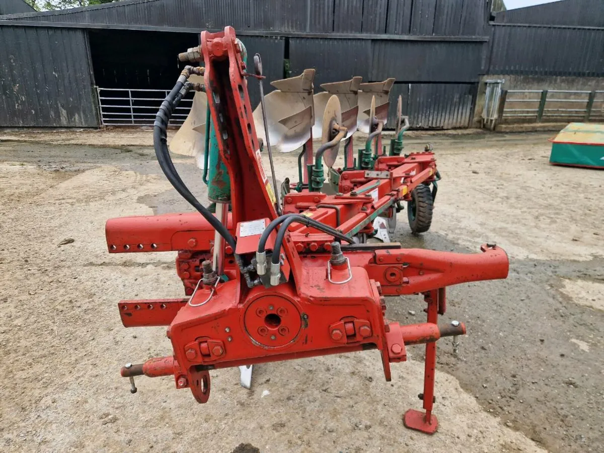 Kverneland plough - Image 4
