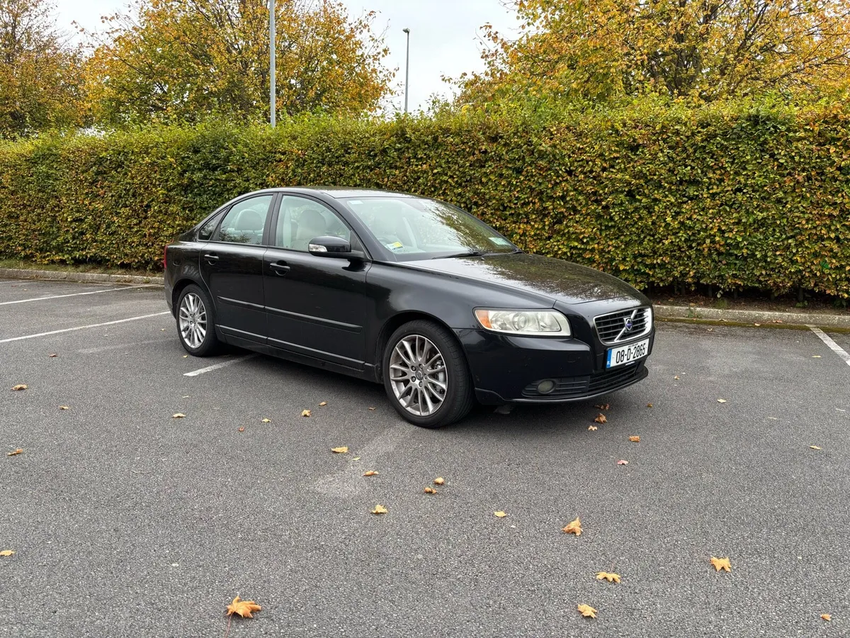 Volvo S40 1.8f petrol 5 Sp Manual - Image 1