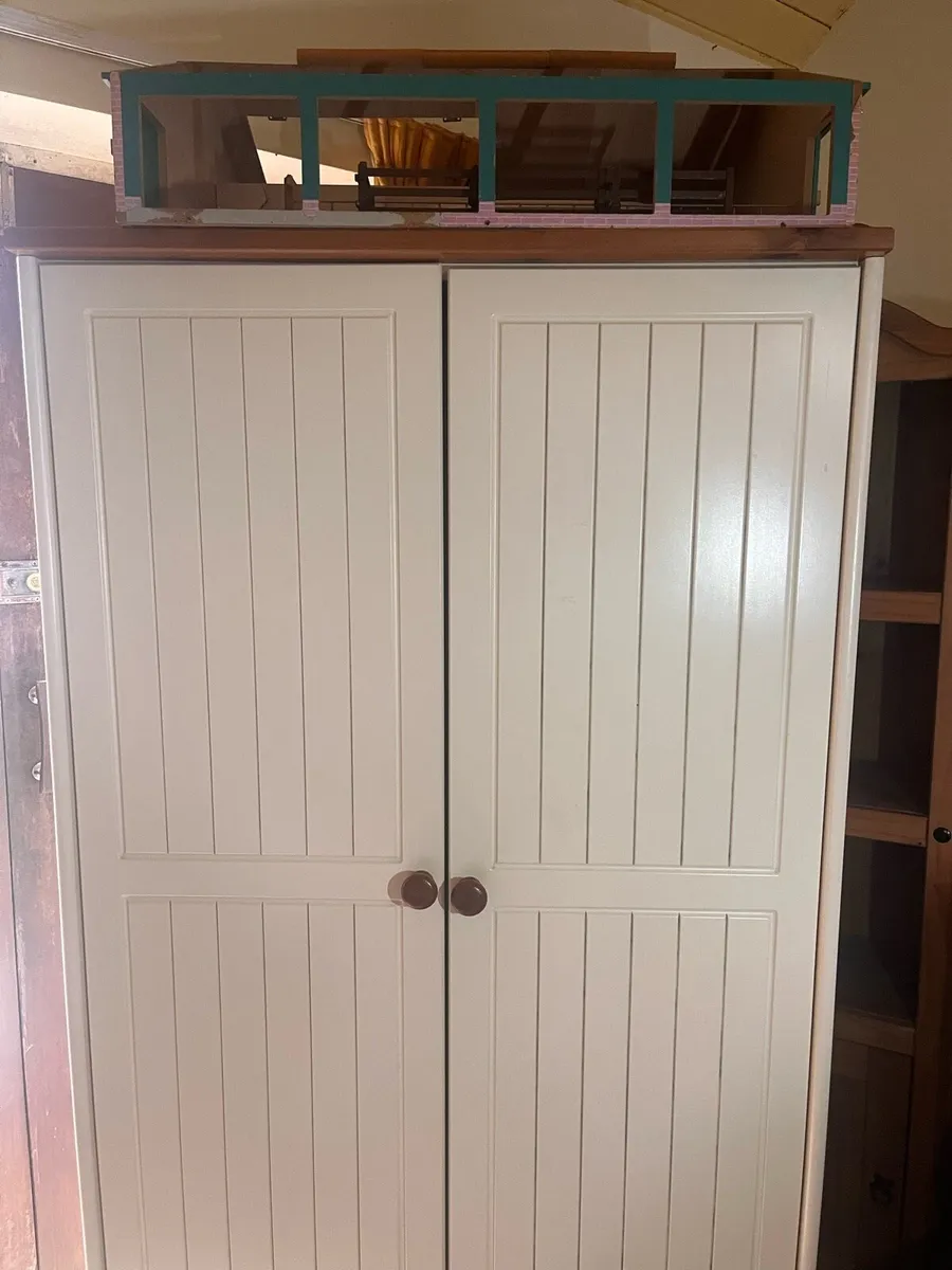 Wardrobe - Image 2