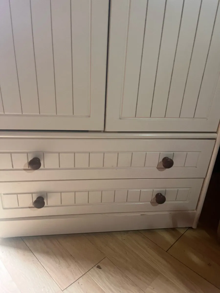 Wardrobe - Image 3