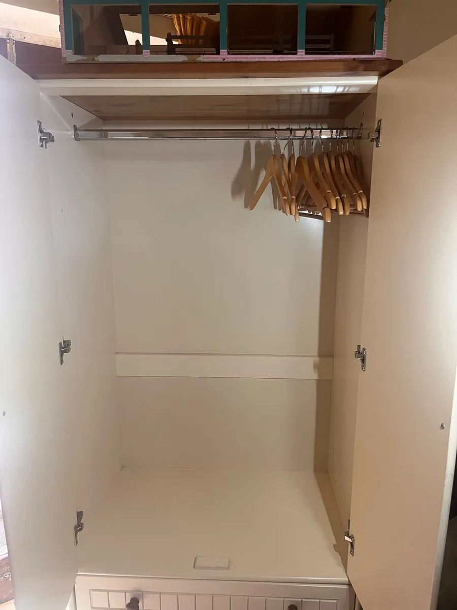Wardrobe - Image 4