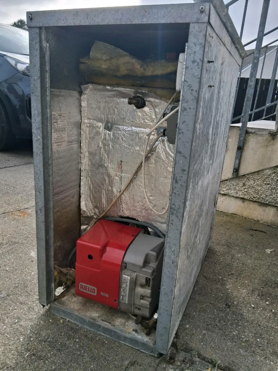 Grant Oil Boiler and Riello Burner - Image 2