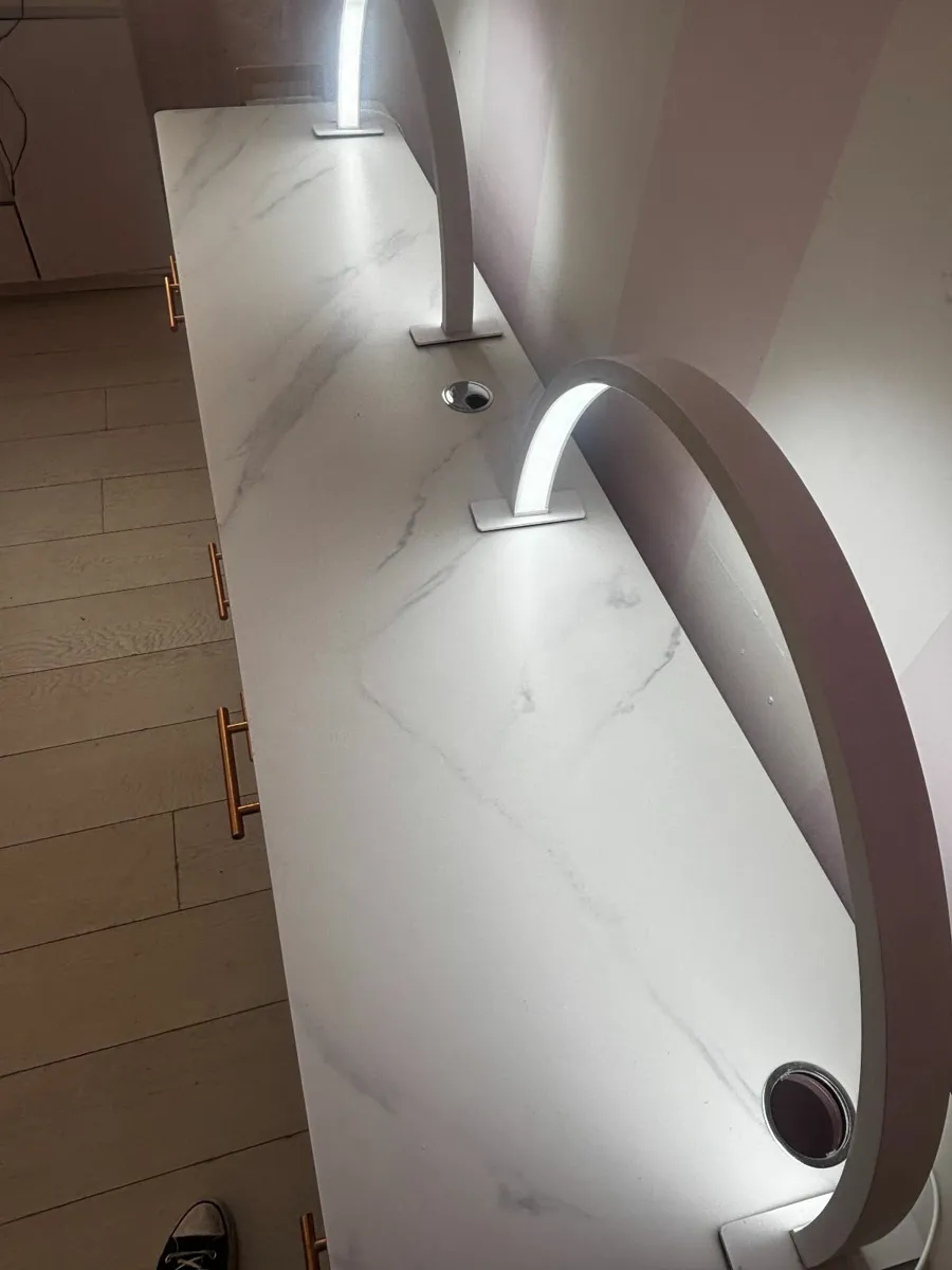 Beautiful Pink Pedicure  station - Image 4