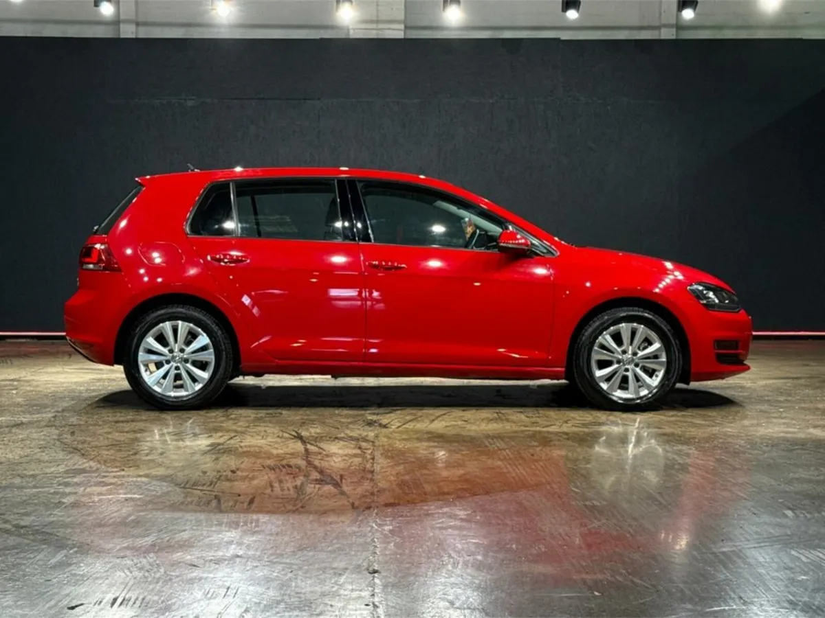 Volkswagen Golf 1.2 PETROL AUTOMATIC - REVERSE CAM - Image 3