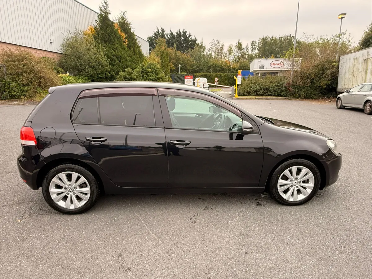 Volkswagen Golf 2010 Black - Image 3