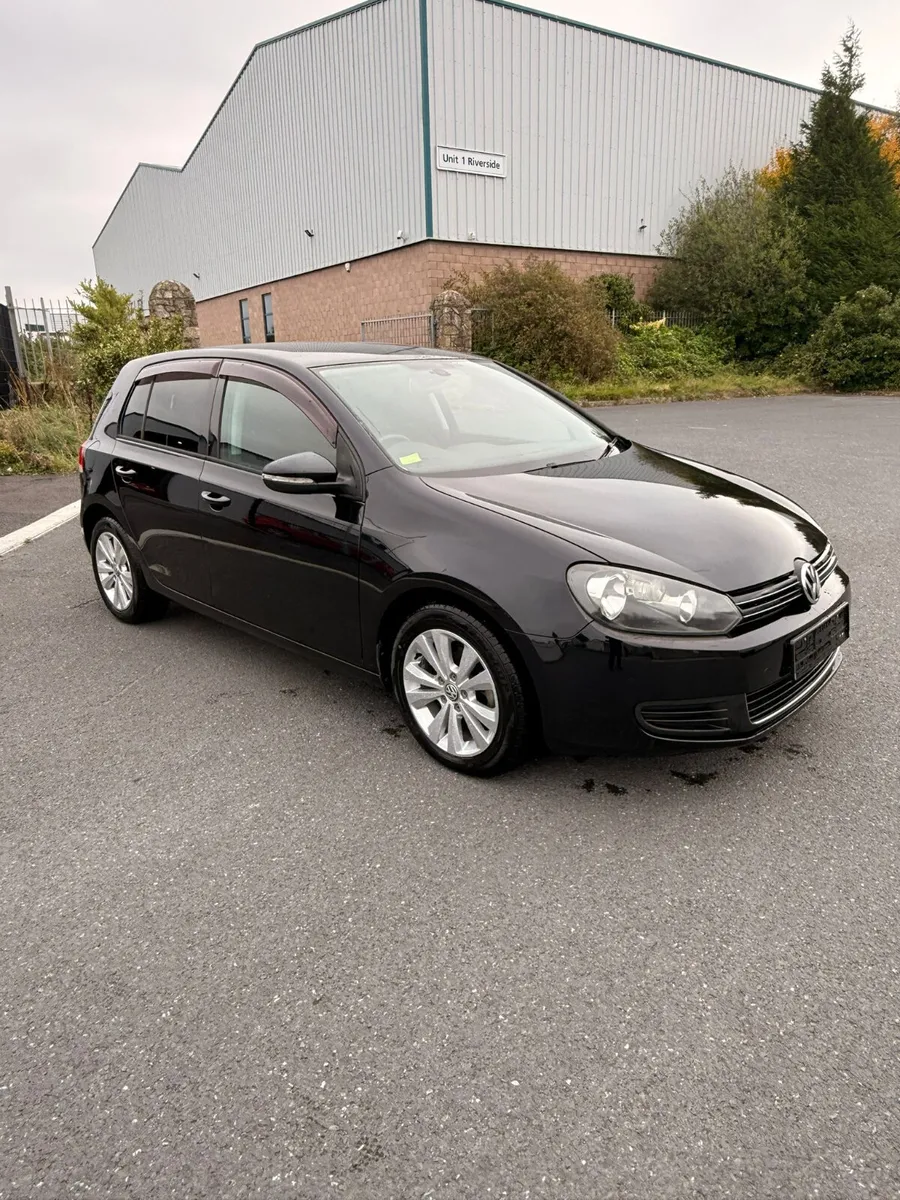 Volkswagen Golf 2010 Black - Image 2