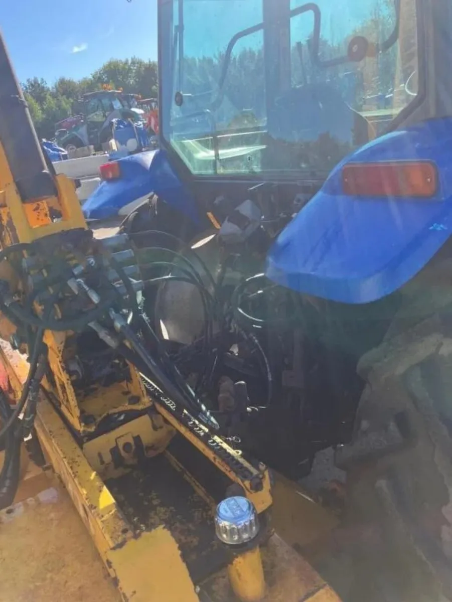 NEW HOLLAND 7635 DUAL COMMAND - Image 4