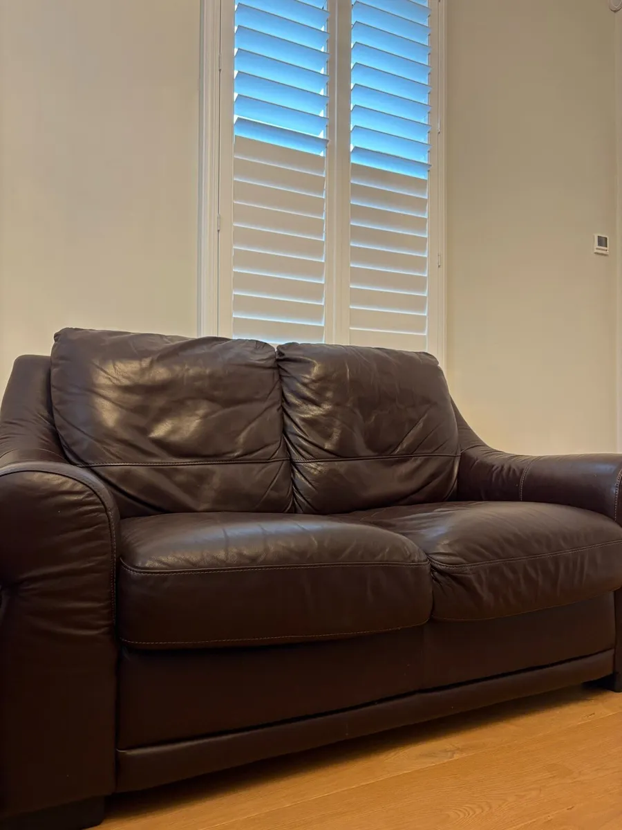 Brown leather 2 seater couch - Image 2