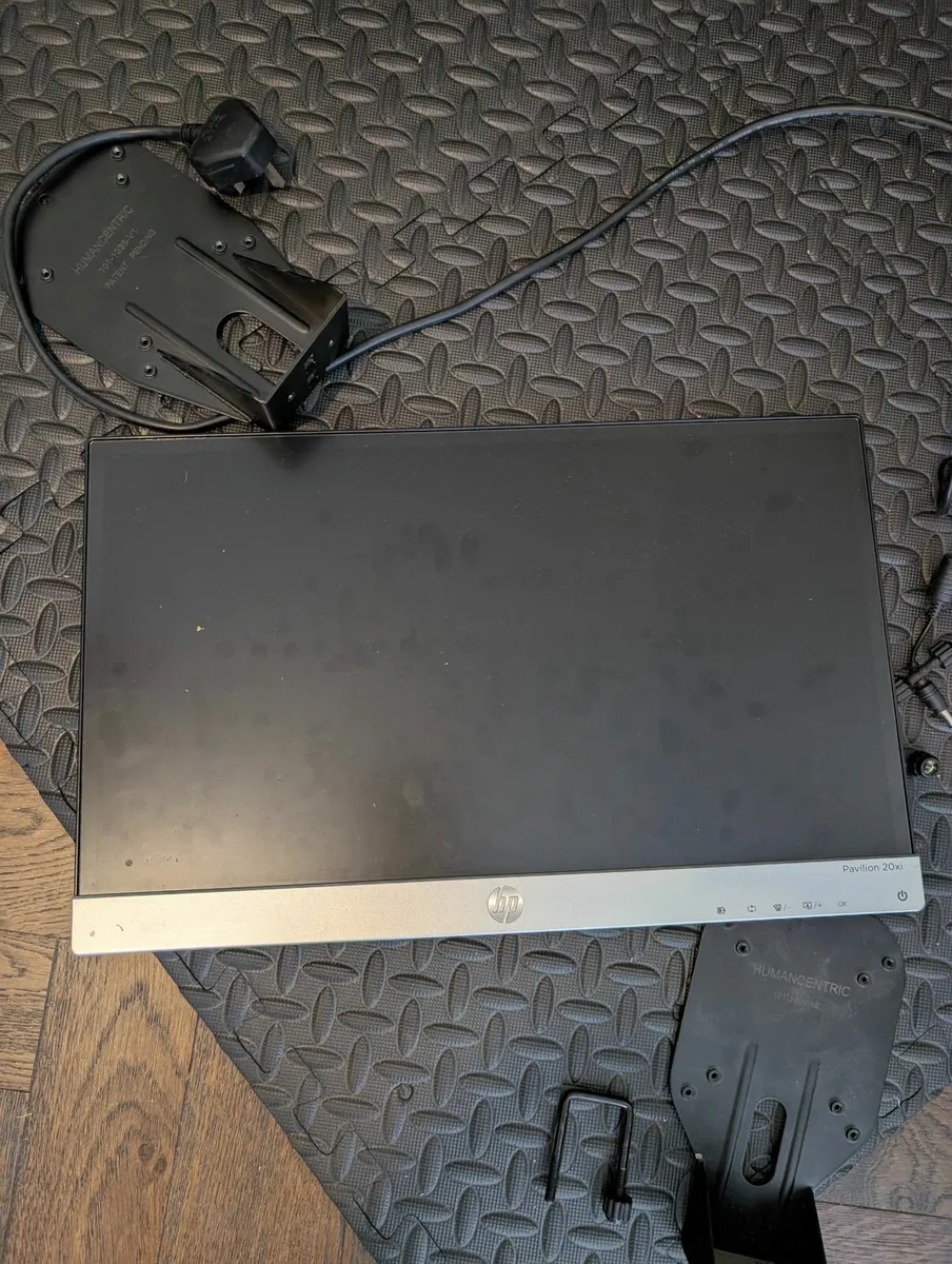 Free HP 20 inch computer monitor