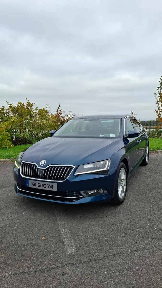 Skoda Superb 2018 - Image 2