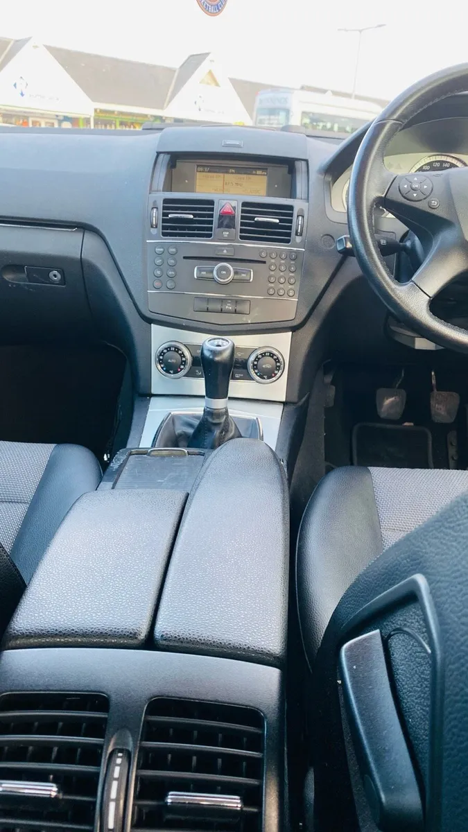 Mercedes C200 - Image 4
