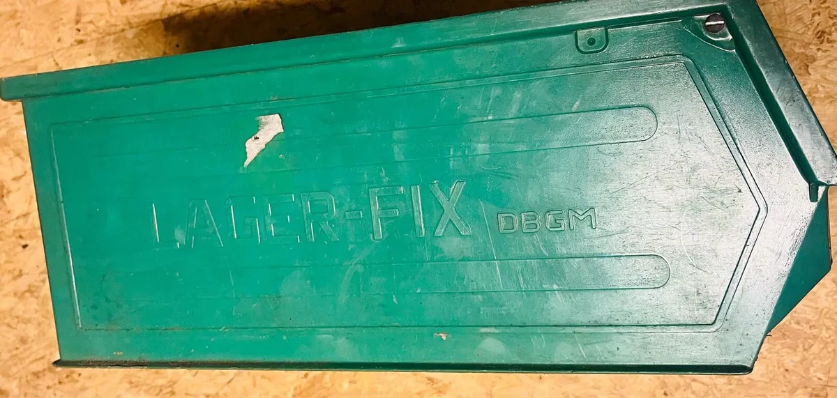Two hard plastic boxes - Image 2