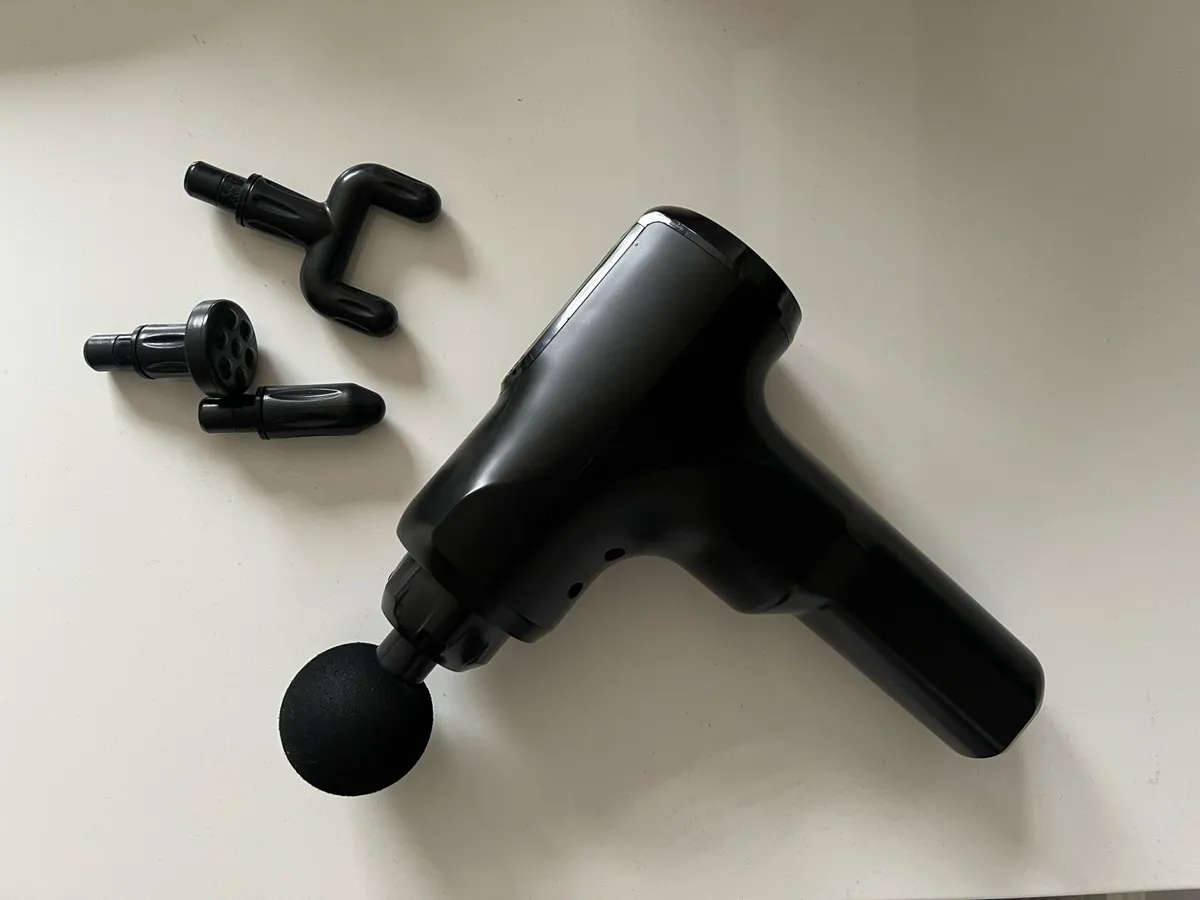 Percussion Massage gun with 4 attachments + Case - Image 1