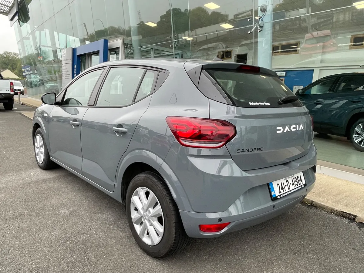 Dacia Sandero 1.0 Petrol Automatic - Image 3