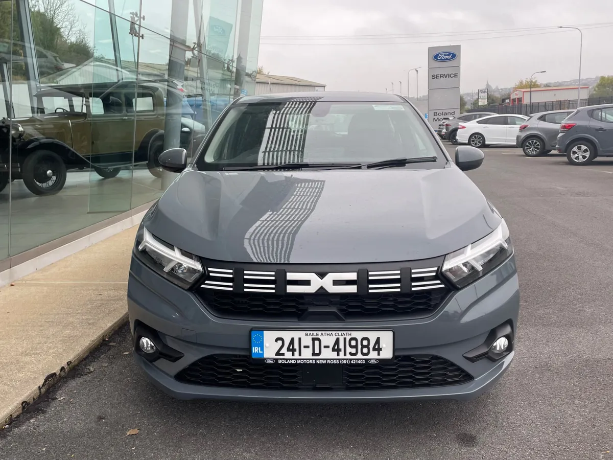 Dacia Sandero 1.0 Petrol Automatic - Image 4