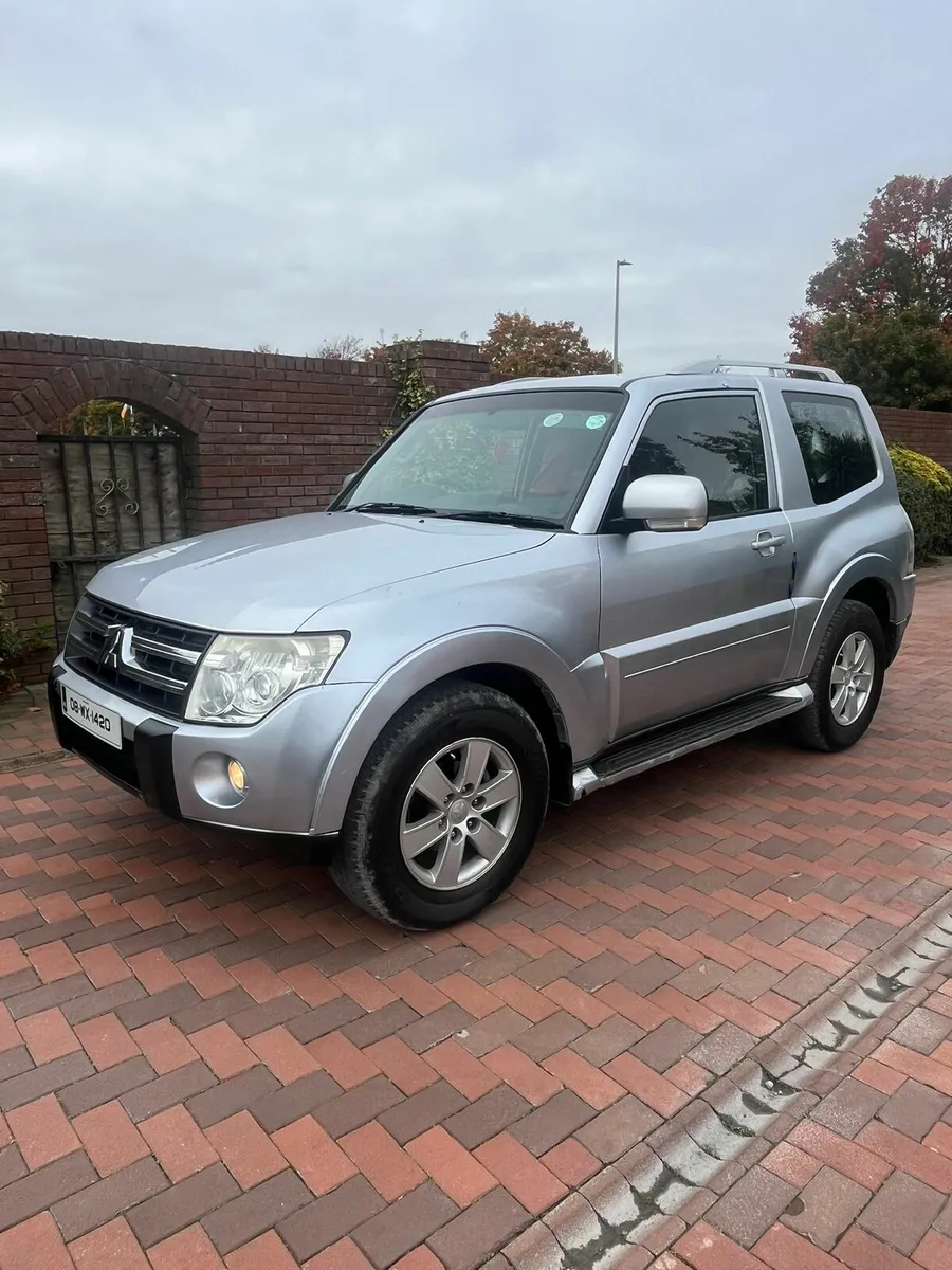 2008 Mitsubishi pajero swb automatic - Image 2